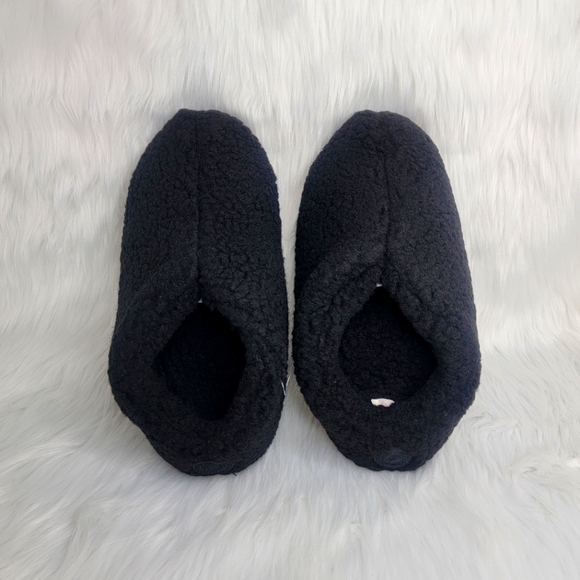PINK Victoria's Secret fleece slipper booties. - Picture 2 of 4